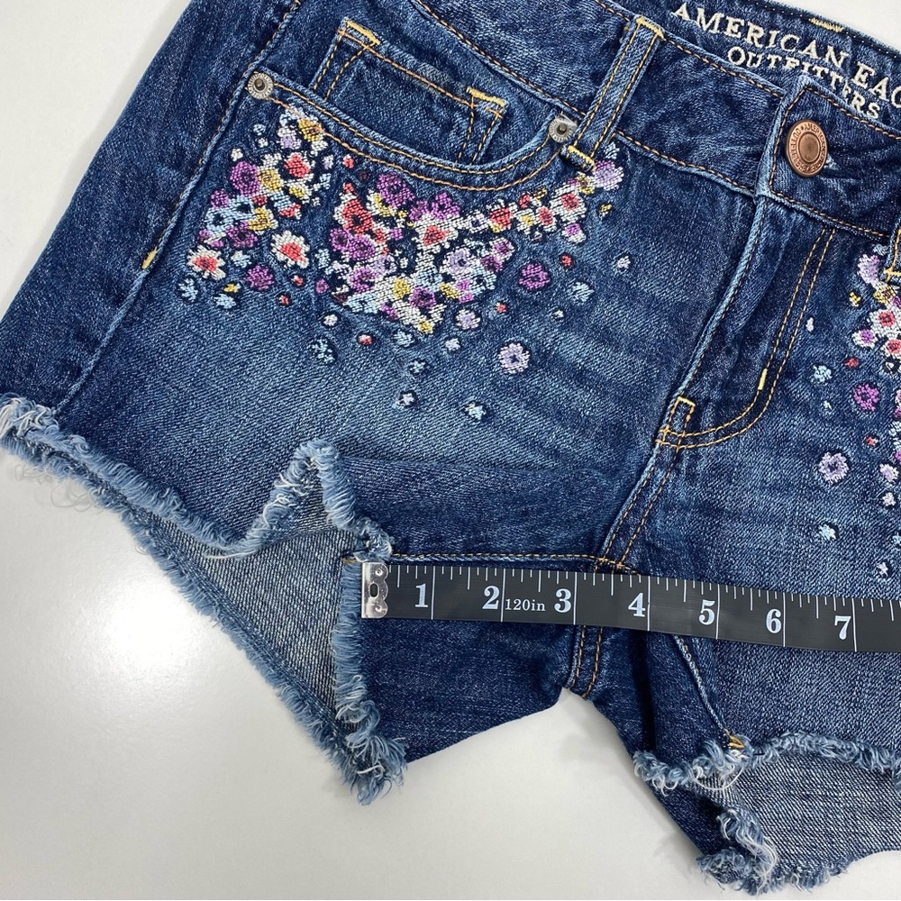 American Eagle Outfitters Ditzy Floral Embroidered Cutoffs Denim Jean Shorts 4 - Picture 9 of 11
